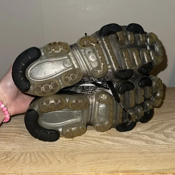 Nike Vapormax Running Shoes - Picture 5 of 6